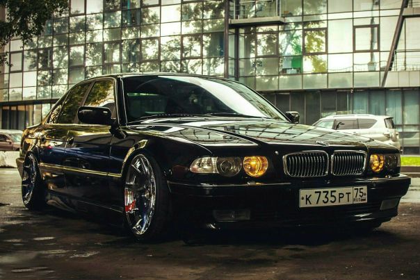 #BMW 7-Series (E38)
