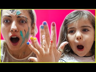 Annemle Tırnaklarımızı Rengarenk Boyadık Annemin Yüzünü Boyadım
