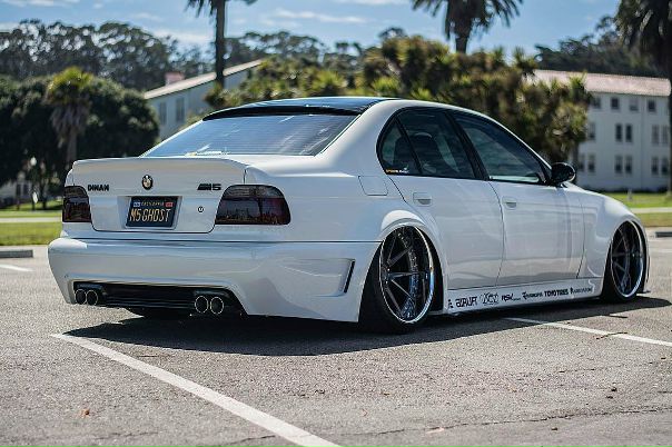 #BMW ///M5 Ghost E39 on air .