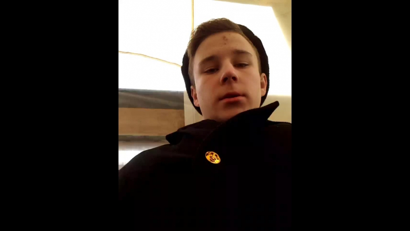 нету пар сидим на чумке в кафе