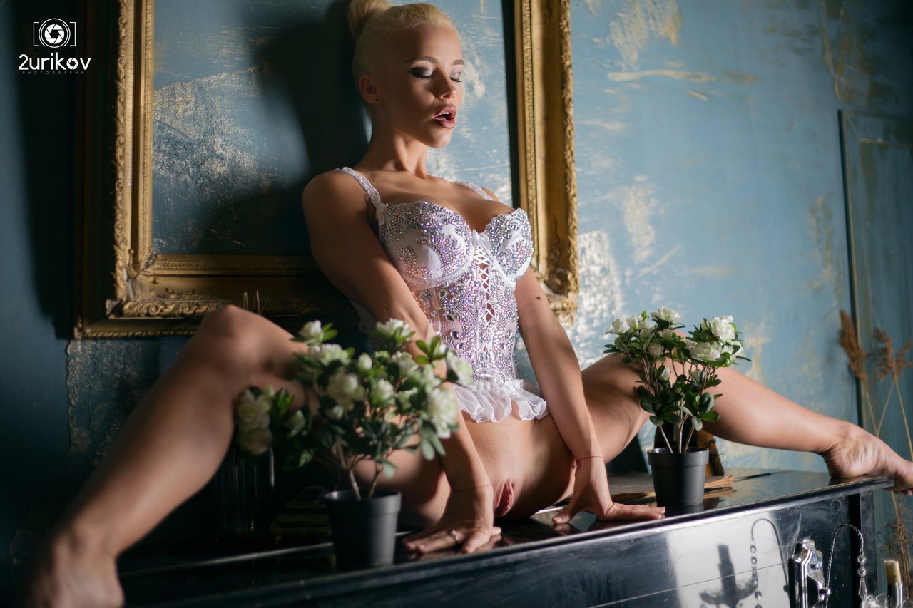 Chavette Marvel belittled By eccentric Guys