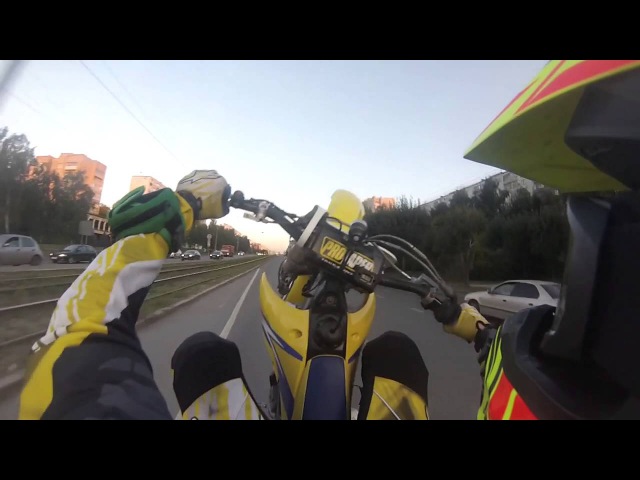 По городу на кроссе Suzuki RMZ 250