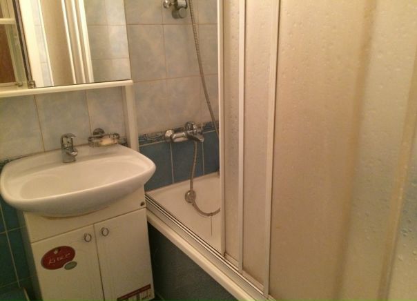м. Текстильщики, ул. Грайвороновская, д.18, корп.2 <br>Сдам 2-ух комнатную квартиру. <br>Этаж 1-ый. <br>Квартира расположена в зеленом районе, <br>до метро 15 минут пешком. <br>Можно с детьми <br>35 тр - в месяц. <br>в лс - фото Фото: м. Текстильщики, ул. Грайвороновская, д.18, корп.2 <br>Сдам 2-ух комнатную квартиру. <br>Этаж 1-ый. <br>Квартира расположена в зеленом районе, <br>до метро 15 минут пешком. <br>Можно с детьми <br>35 тр - в месяц. <br>в лс