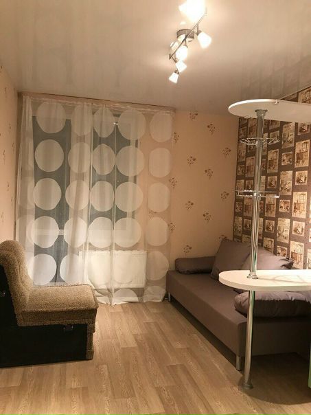СДАМ ЛИЧНО СРОЧНО КОМНАТУ В 2х ком КВАРТИРЕ, 41 кВ м- общая, комната 18 кВ м, в г ВИДНОЕ ( Радужная 2) С МЕБЕЛЬЮ И ТЕХНИКОЙ В НОВОСТРОЙКЕ НА ДЛИТЕЛЬНЫЙ СРОК<br>-УДОБНАЯ ТРАНСПОРТНАЯ РАЗВЯЗКА, НА МАРШРУТКАХ И АВТОБУСАХ ДО М ДОМОДЕДОВСКАЯ 15 МИН, ТАК ЖЕ М ЦАРИЦИНО И КРАСНОГВАРДЕЙСКАЯ , ХОДЯТ РЕГУЛЯРНО! ТАКЖЕ ЕСТЬ ЭЛЕКТРИЧКА , ДО ЦЕНТРА МОСКВЫ 30 МИН ЕЗДЫ (МЕТРО ПАВЕЛЕЦКАЯ)<br>- 5 КМ ОТ МКАДА <br>- ЗАЛОГ МОЖНО РАЗБИТЬ НА 2 МЕС<br>В КВАРТИРЕ ХОЛОДИЛЬНИК, ЭЛЕКТРОПЛИТА, СТИРАЛЬНАЯ МАШИНА АВТОМАТ , В КОМНАТЕ ЕСТЬ КУХНЯ ДИВАН- ЕВРОКНИЖКА И БАЛКОН!<br>- НОВЫЙ РЕМОНТ!!!<br>- БОЛЬШОЙ ОСТЕКЛЁННЫЙ БАЛКОН С ПРЕКРАСНЫМ ВИДОМ ВО ДВОР<br>- ОЧЕНЬ РАЗВИТАЯ ИНФРАСТРУКТУРА: ВСЕ МАГАЗИНЫ , ПОЛИКЛИНИКИ, ШКОЛЫ, ДЕТ САДЫ, ФИТНЕС ЦЕНТРЫ И Т Д В ШАГОВОЙ ДОСТУПНОСТИ<br>- 8й ЭТАЖ<br>- МЕСТА ДЛЯ ПАРКОВКИ ЕСТЬ ВСЕГДА!!!<br>Хотелось бы видеть в квартире, порядочных, платёжеспособных жильцов, граждан РФ, агентства тоже могут предлагать своих клиентов!<br>P.S: через НЕДЕЛЮ - ДВЕ планирую ЭТУ КВАРТИРУ сдать ПОЛНОСТЬЮ ( ОБЕ КОМНАТЫ, желательно семье) !!!<br>Стоимость 30 тыс руб будет!)<br>Тел 89857722550 Наталья - фото Фото: СДАМ ЛИЧНО СРОЧНО КОМНАТУ В 2х ком КВАРТИРЕ, 41 кВ м- общая, комната 18 кВ м, в г ВИДНОЕ ( Радужная 2) С МЕБЕЛЬЮ И ТЕХНИКОЙ В НОВОСТРОЙКЕ НА ДЛИТЕЛЬНЫЙ СРОК<br>-УДОБНАЯ ТРАНСПОРТНАЯ РАЗВЯЗКА, НА МАРШРУТКАХ И АВТОБУСАХ ДО М ДОМОДЕДОВСКАЯ 15 МИН, ТАК ЖЕ М ЦАРИЦИНО И КРАСНОГВАРДЕЙСКАЯ , ХОДЯТ РЕГУЛЯРНО! ТАКЖЕ ЕСТЬ ЭЛЕКТРИЧКА , ДО ЦЕНТРА МОСКВЫ 30 МИН ЕЗДЫ (МЕТРО ПАВЕЛЕЦКАЯ)<br>- 5 КМ ОТ МКАДА <br>- ЗАЛОГ МОЖНО РАЗБИТЬ НА 2 МЕС<br>В КВАРТИРЕ ХОЛОДИЛЬНИК, ЭЛЕКТРОПЛИТА, СТИРАЛЬНАЯ МАШИНА АВТОМАТ , В КОМНАТЕ ЕСТЬ КУХНЯ ДИВАН- ЕВРОКНИЖКА И БАЛКОН!<br>- НОВЫЙ РЕМОНТ!!!<br>- БОЛЬШОЙ ОСТЕКЛЁННЫЙ БАЛКОН С ПРЕКРАСНЫМ ВИДОМ ВО ДВОР<br>- ОЧЕНЬ РАЗВИТАЯ ИНФРАСТРУКТУРА: ВСЕ МАГАЗИНЫ , ПОЛИКЛИНИКИ, ШКОЛЫ, ДЕТ САДЫ, ФИТНЕС ЦЕНТРЫ И Т Д В ШАГОВОЙ ДОСТУПНОСТИ<br>- 8й ЭТАЖ<br>- МЕСТА ДЛЯ ПАРКОВКИ ЕСТЬ ВСЕГДА!!!<br>Хотелось бы видеть в квартире, порядочных, платёжеспособных жильцов, граждан РФ, агентства тоже могут предлагать своих клиентов!<br>P.S: через НЕДЕЛЮ - ДВЕ планирую ЭТУ КВАРТИРУ сдать ПОЛНОСТЬЮ ( ОБЕ КОМНАТЫ, желательно семье) !!!<br>Стоимость 30 тыс руб будет!)<br>Тел 89857722550 Наталья