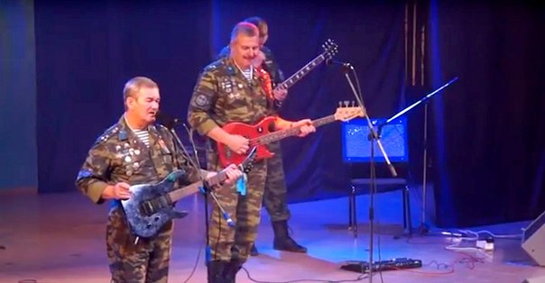 В Усть-Илимске выступила легендарная группа «Голубые береты» В Усть-Илимске выступила легендарная группа «Голубые береты»