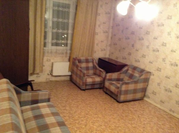 сдам квартиру<br>1-комн.квартира, 38 квартал юго-запада, корп 3. 9/22эт, жилая 20, кухня 10, санузел раздельный. Стиральная машина, холодильник, телевизор. Спальное место - диван. цена 32т.р +счетчики. залог разбивается. собственник. 8-919-999-08-61<br> Маслова - фото Фото: сдам квартиру<br>1-комн.квартира, 38 квартал юго-запада, корп 3. 9/22эт, жилая 20, кухня 10, санузел раздельный. Стиральная машина, холодильник, телевизор. Спальное место - диван. цена 32т.р +счетчики. залог разбивается. собственник. 8-919-999-08-61<br> Маслова