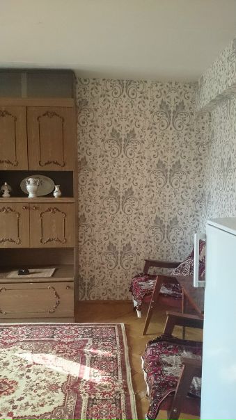 После 20 декабря <br>СДАМ 2-Х комнатную квартиру на длительный срок (желательно семье или очень порядочным и надежным россиянам) <br>Метро ОКТЯБРЬСКОЕ ПОЛЕ или ЩУКИНСКАЯ (7 минут на транспорте, 17 минут пешком) ул. Паршина. <br>Квартира после косметического ремонта, новые окна ПВХ, новая кухня, хоть и маленькая, но очень уютно получилось. <br>общая площадь квартиры 42 м, большая комната 17, спальня 11, кухня 6. Комнаты отдельные, санузел раздельный. 4-ый этаж в 9ти этажном кирпичном доме. окна во двор. <br>В квартире есть все для проживания, практически вся техника (холодильник, телевизор, микроволновка, стиральная машина, пылесос) <br>ДЛЯ ДЕТЕЙ там шикарная инфраструктура: огромные тихие закрытые дворы с детским городом, рядом парк, река, Серебрянный бор и пляжи Строгинского залива и все это в пешей доступности. <br> <br>СТОИМОСТЬ 36 тыс в месяц + плюс свет и вода по счетчикам + залог <br>Телефон для связи 8-903-236-69-84 По всем вопросам пишите в личку - фото Фото: После 20 декабря <br>СДАМ 2-Х комнатную квартиру на длительный срок (желательно семье или очень порядочным и надежным россиянам) <br>Метро ОКТЯБРЬСКОЕ ПОЛЕ или ЩУКИНСКАЯ (7 минут на транспорте, 17 минут пешком) ул. Паршина. <br>Квартира после косметического ремонта, новые окна ПВХ, новая кухня, хоть и маленькая, но очень уютно получилось. <br>общая площадь квартиры 42 м, большая комната 17, спальня 11, кухня 6. Комнаты отдельные, санузел раздельный. 4-ый этаж в 9ти этажном кирпичном доме. окна во двор. <br>В квартире есть все для проживания, практически вся техника (холодильник, телевизор, микроволновка, стиральная машина, пылесос) <br>ДЛЯ ДЕТЕЙ там шикарная инфраструктура: огромные тихие закрытые дворы с детским городом, рядом парк, река, Серебрянный бор и пляжи Строгинского залива и все это в пешей доступности. <br> <br>СТОИМОСТЬ 36 тыс в месяц + плюс свет и вода по счетчикам + залог <br>Телефон для связи 8-903-236-69-84 По всем вопросам пишите в личку