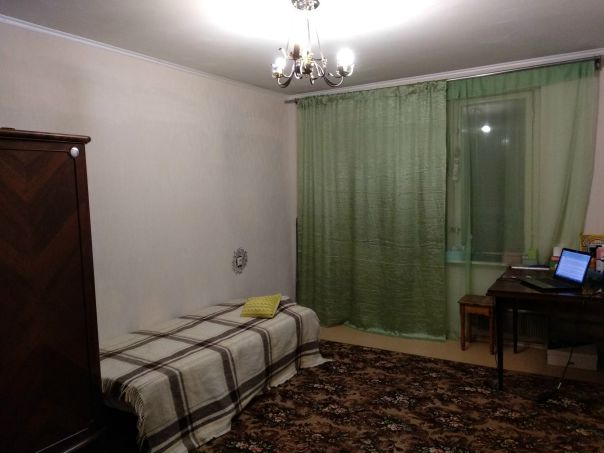 Сдается комната в 3х к. квартире <br>м.Теплый стан <br>15000р/мес <br>желательно девушка,до 30лет,без вредных привычек,русская,в других комнатах проживают-девушка,и парень с девушкой,все спокойные,без шумных компаний,животных нет.Есть все необходимое для быта-стиралка,микроволновка и тд. Комната самая большая,с балконом,вопросы в личку - фото Фото: Сдается комната в 3х к. квартире <br>м.Теплый стан <br>15000р/мес <br>желательно девушка,до 30лет,без вредных привычек,русская,в других комнатах проживают-девушка,и парень с девушкой,все спокойные,без шумных компаний,животных нет.Есть все необходимое для быта-стиралка,микроволновка и тд. Комната самая большая,с балконом,вопросы в личку