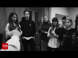 MONATIK РАСТРОГАЛ ВИДЕО С БЕКСТЕЙДЖА С ДЕТЬМИ ВО ВРЕМЯ ПОДГОТОВКИ К
