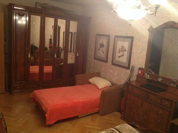Ищу соседа или соседку в однушку на подселение станция метро Петровско-Разумовская. <br>Четыре остановки от станции Петровско-Разумовская на автобусе, от Окружной (Мцк) - три остановки или пешком 15 минут есть так же платформа Дегунино для пересадки на электрички 5минут от дома. <br>15к в месяц плюс за вай фай пополам и за моющие средства (порошок, ополаскиватель, средство для посуды и тд ), в принципе всё. <br>С тебя самое главное - адекватность, чистоплотность и платёжеспособность.<br> Рубчинский - фото Фото: Ищу соседа или соседку в однушку на подселение станция метро Петровско-Разумовская. <br>Четыре остановки от станции Петровско-Разумовская на автобусе, от Окружной (Мцк) - три остановки или пешком 15 минут есть так же платформа Дегунино для пересадки на электрички 5минут от дома. <br>15к в месяц плюс за вай фай пополам и за моющие средства (порошок, ополаскиватель, средство для посуды и тд ), в принципе всё. <br>С тебя самое главное - адекватность, чистоплотность и платёжеспособность.<br> Рубчинский