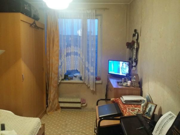 Парень ищет соседа/соседку в 2-х комнатную квартиру. Некурящего, не шумного, с постоянной работой, гражданина РФ. <br>На длительный срок (от полугода). <br>Москва. Ул. Россошанская, д. 13к1. Метро Академика Янгеля. <br>Дом панельный, этаж 7, комната 9м. <br>Аренда 14.000 р. + коммуналка, интернет (~2000 р.). <br>Раздельный сан. узел, кровать, плита, стиралка, холодильник. <br>Сдача от собственника. Без предоплат. Договор. <br>Въезд с 1 сентября. <br>Вопросы по тел. 8(916)745-62-94 <br>Агентов и посредников просьба не беспокоить. - фото Фото: Парень ищет соседа/соседку в 2-х комнатную квартиру. Некурящего, не шумного, с постоянной работой, гражданина РФ. <br>На длительный срок (от полугода). <br>Москва. Ул. Россошанская, д. 13к1. Метро Академика Янгеля. <br>Дом панельный, этаж 7, комната 9м. <br>Аренда 14.000 р. + коммуналка, интернет (~2000 р.). <br>Раздельный сан. узел, кровать, плита, стиралка, холодильник. <br>Сдача от собственника. Без предоплат. Договор. <br>Въезд с 1 сентября. <br>Вопросы по тел. 8(916)745-62-94 <br>Агентов и посредников просьба не беспокоить.