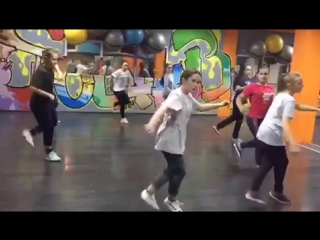 Почувствуй мощь💪🏻 и энергию🔥 танца ХИП-ХОП!!! Даже новичок сможет передать настроение музыки🎶 Приходи на занятия, научим💃🏻 Профе