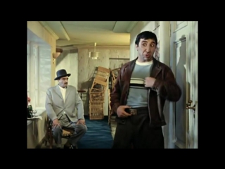 – Ты идешь или нет?!.. Ты прикинь какая туса будет! Огонь!.. Да, конечно!