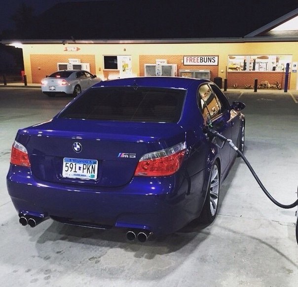 — У всех любовь, а у меня #BMW 