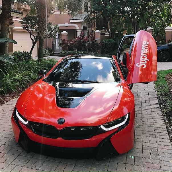 #BMW i8