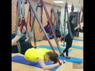 В среду вечером особенно хочется расслабиться 😊 и тренировки наших💪 инструкторов Виолетты Меркуловой и Юлии Долгошеевой👍 отличны