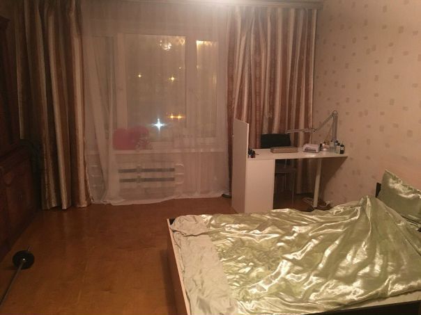 Москва, м.Новые Черёмушки<br>Сдаётся большая изолированная комната в 3х комнатной квартире.<br>Строго одному человеку любого пола.<br>В квартире есть все удобства!<br>17500р + коммуналка около 500р + депозит 100% можно разбить.<br>Соседи спокойные, не шумные, все работают! <br>До метро 15 минут пешком, а также ходит автобус каждые 15 минут. <br>По вопросам звоните +7 926 784 87 36 Надежда. - фото Фото: Москва, м.Новые Черёмушки<br>Сдаётся большая изолированная комната в 3х комнатной квартире.<br>Строго одному человеку любого пола.<br>В квартире есть все удобства!<br>17500р + коммуналка около 500р + депозит 100% можно разбить.<br>Соседи спокойные, не шумные, все работают! <br>До метро 15 минут пешком, а также ходит автобус каждые 15 минут. <br>По вопросам звоните +7 926 784 87 36 Надежда.