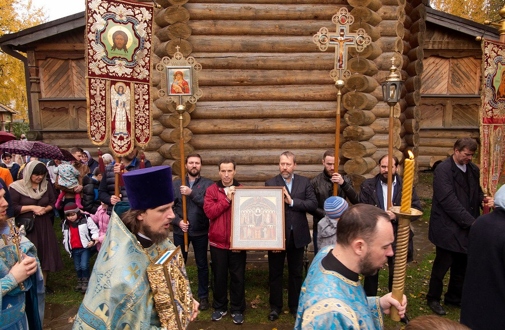 В храме Покрова Божией Матери на Десне прошли торжества по случаю престольного праздника