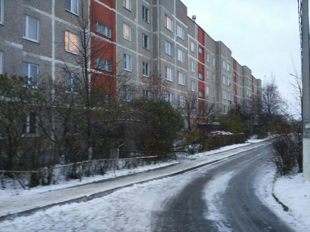 Сдам комнату в МО, Домодедовский район! Площадь 10 кв. метров в 3-х комнатной квартире. Комната светлая, чистая с мебелью. На окнах стоят пластиковые стеклопакеты. Соседи две девушки, тихие и спокойные. Стиральная машина, холодильник, газовая плита, мебель. В туалете и в ванной комнате месяц назад сделан ремонт. Сдается только славянам!!! ВНИМАНИЕ: Квартира находится в деревне Гальчино, от ж/д станции Барыбино 5 минут пешком. <br><br>телефон для связи 8903-252-71-65 - фото Фото: Сдам комнату в МО, Домодедовский район! Площадь 10 кв. метров в 3-х комнатной квартире. Комната светлая, чистая с мебелью. На окнах стоят пластиковые стеклопакеты. Соседи две девушки, тихие и спокойные. Стиральная машина, холодильник, газовая плита, мебель. В туалете и в ванной комнате месяц назад сделан ремонт. Сдается только славянам!!! ВНИМАНИЕ: Квартира находится в деревне Гальчино, от ж/д станции Барыбино 5 минут пешком. <br><br>телефон для связи 8903-252-71-65