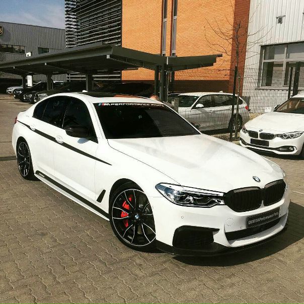 #BMW M760Li