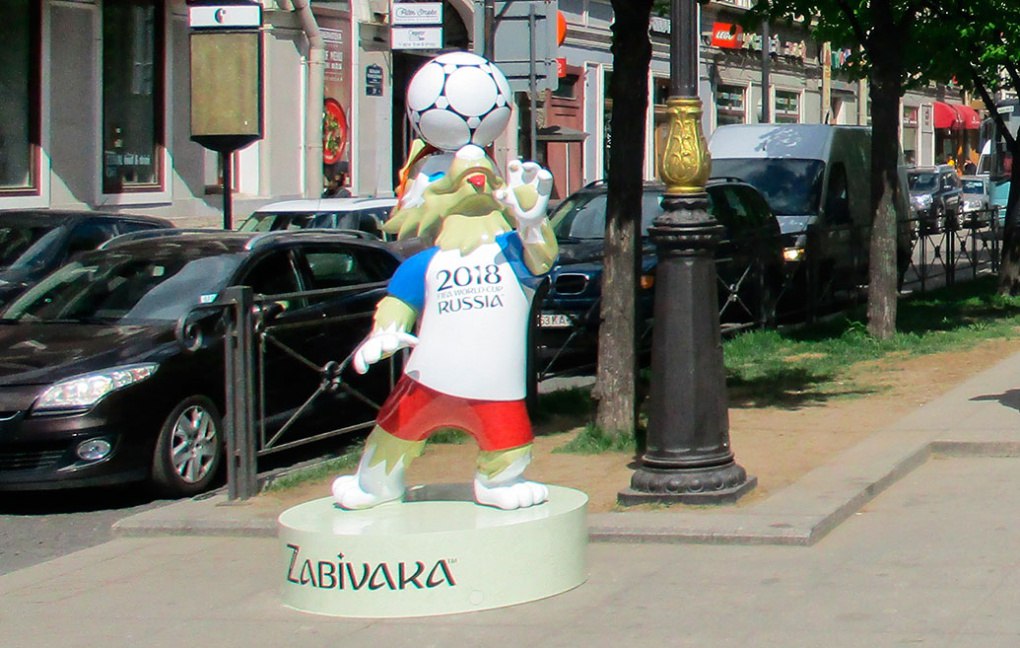 Фигура Забиваки, установленная на Невском проспекте, источник фото