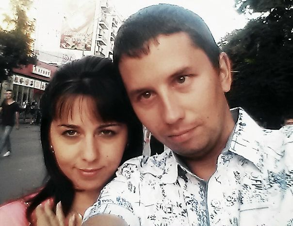 Фото: Срочно!! Срочно!! Молодая семейная пара славяне без вредных привычек снимет комнату или квартиру. Бюджет на комнату до 17 тыс, на квартиру до 26 тыс. Заселение обязательно 3 октября. Желательно ближе к метро! Любой район. Только собственики! Без обманов с документами!!<br> Сизоненко
