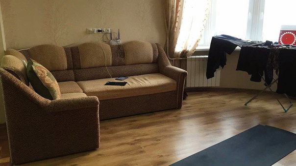 Ищем парня/девушку в комнату. Левобережный район. Цена 9000 р в месяц(+залог 9000, можно по частям, оплата до 5 числа каждого месяца). Остановка в 1 минуте от подъезда, до м. Ховрино 10 минут на маршрутке. <br> <br>Квартира с евроремонтом, 15 этаж, 2 санузла, со всей мебелью и техникой. Прекрасная большая ванна. <br> <br>Соседи- 2 девушки проживающие в отдельной комнате, в комнате студии 2-3 раза в неделю ночует мальчик( работа сменная, поэтому редко бывает дома) <br> <br>Ищем мальчика или девочку, которой не принципиален редкий сосед, но преимущество хорошие условия, дружные соседи, близко к метро и цена за месяц. <br> <br>Ищем чистоплотного и просто нормального человека, который работает и радуется жизни. Пишите в лс. Въехать можно хоть сейчас. - фото Фото: Ищем парня/девушку в комнату. Левобережный район. Цена 9000 р в месяц(+залог 9000, можно по частям, оплата до 5 числа каждого месяца). Остановка в 1 минуте от подъезда, до м. Ховрино 10 минут на маршрутке. <br> <br>Квартира с евроремонтом, 15 этаж, 2 санузла, со всей мебелью и техникой. Прекрасная большая ванна. <br> <br>Соседи- 2 девушки проживающие в отдельной комнате, в комнате студии 2-3 раза в неделю ночует мальчик( работа сменная, поэтому редко бывает дома) <br> <br>Ищем мальчика или девочку, которой не принципиален редкий сосед, но преимущество хорошие условия, дружные соседи, близко к метро и цена за месяц. <br> <br>Ищем чистоплотного и просто нормального человека, который работает и радуется жизни. Пишите в лс. Въехать можно хоть сейчас.