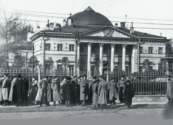 16 ОКТЯБРЯ – ДЕНЬ УЧАЩЕГОСЯ-МЕДИКА 