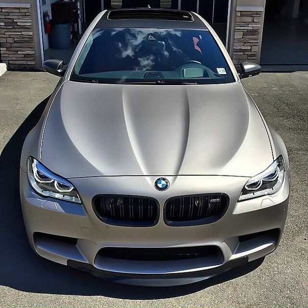 #BMW M5 (F10)  в цвете Frozen Dark Silver metallic