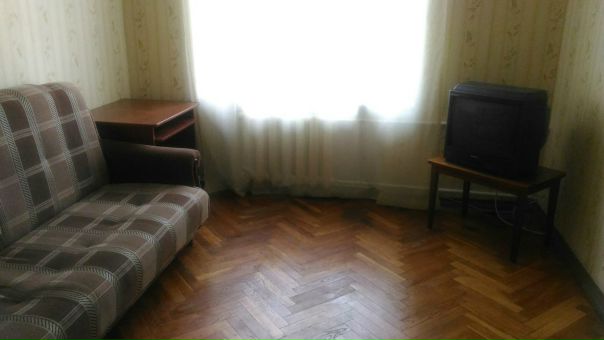 Ищу девушку на подселение в изолированную комнату в 2 у квартире. Без в/п и гостей. До метро Проспект Вернадского 15 мин пешком или5 мин на автобусе(остановка у дома).<br>18500+счетчики. залог 18500<br><br> Конохова - фото Фото: Ищу девушку на подселение в изолированную комнату в 2 у квартире. Без в/п и гостей. До метро Проспект Вернадского 15 мин пешком или5 мин на автобусе(остановка у дома).<br>18500+счетчики. залог 18500<br><br> Конохова