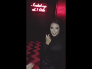 Angela White и её ухажер на дискотеке