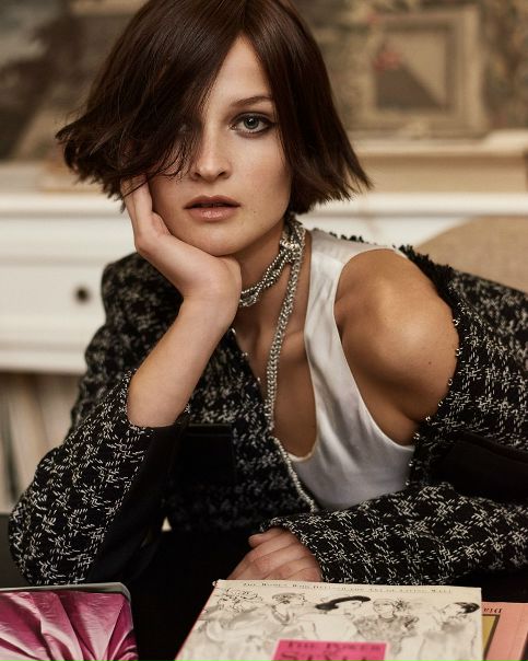 ELLE Greece December 2017 Elina Vasilkovskaya by Thanassis Krikis
