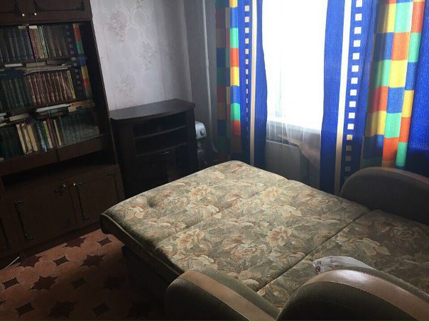 Фото: Сдаётся комната в 3к квартире (проходная). <br>Метро Новоясеневская 5 минут пешком. От собственника. <br>Оплата аренды 13 000р (всё включено).<br>Для одной девушки.