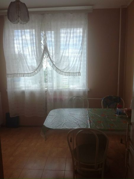 Сдается изолированная комната в 3-х комн. кв. Ищем соседку или 2-х. Имеется все для комфортного проживания. П. Развилка, 15 мин на автобусе до м. Домодедовская. (маршрутка ходит каждые 5-10 мин) остановка рядом с домом. Без комиссии и залога. 13 тыс. руб. (коммун. включена). <br>Т.89196162333 или пишите в л/с<br> Карелина - фото Фото: Сдается изолированная комната в 3-х комн. кв. Ищем соседку или 2-х. Имеется все для комфортного проживания. П. Развилка, 15 мин на автобусе до м. Домодедовская. (маршрутка ходит каждые 5-10 мин) остановка рядом с домом. Без комиссии и залога. 13 тыс. руб. (коммун. включена). <br>Т.89196162333 или пишите в л/с<br> Карелина