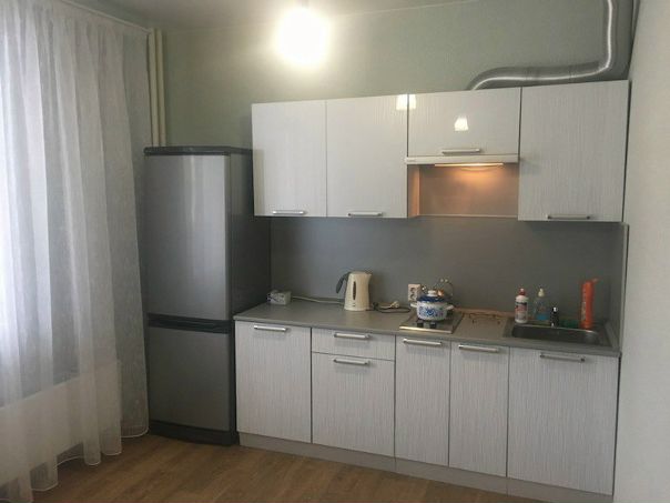 Сдам студию в новом доме по адресу Парашютная дом 58<br>Квартира в идеальном состоянии , сделан Евро-Ремонт<br>Кухня встроенная , современная мебель и техника <br>Общая пл. 34 мет. + лоджия 6 мет. (застекленная)<br>Цена 18т.р+к.у<br>Тел.8-905-221-69-76 - фото Фото: Сдам студию в новом доме по адресу Парашютная дом 58<br>Квартира в идеальном состоянии , сделан Евро-Ремонт<br>Кухня встроенная , современная мебель и техника <br>Общая пл. 34 мет. + лоджия 6 мет. (застекленная)<br>Цена 18т.р+к.у<br>Тел.8-905-221-69-76