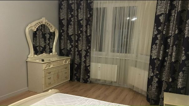 Метро Аннино <br>1 комнатная квартира <br>Комфортная однокомнатная квартира с евро ремонтом; комната 19 м^2 , кухня 12.8 м^2, душевая кабина в ванной комнате ; вся мебель новая , кроме спальни , матрас артопедический с независимым пружинным блоком - новый; 2 телевизора , интернет , домофон , плита с духовым шкафом, большой холодильник Bosch , пылесос dyison ,микроволновая печь с грилем , стиральная машинка автомат, отделанный балкон с прикрученной к потолку сушилкой , в подъезде консъерж ; в подъезде и около подъезда видео наблюдение. В доме магазин МАГНИТ , второй магазин Магнит в 10 минутах хотьбы ; хорошие большие стоянки <br>Пишите в личку - фото Фото: Метро Аннино <br>1 комнатная квартира <br>Комфортная однокомнатная квартира с евро ремонтом; комната 19 м^2 , кухня 12.8 м^2, душевая кабина в ванной комнате ; вся мебель новая , кроме спальни , матрас артопедический с независимым пружинным блоком - новый; 2 телевизора , интернет , домофон , плита с духовым шкафом, большой холодильник Bosch , пылесос dyison ,микроволновая печь с грилем , стиральная машинка автомат, отделанный балкон с прикрученной к потолку сушилкой , в подъезде консъерж ; в подъезде и около подъезда видео наблюдение. В доме магазин МАГНИТ , второй магазин Магнит в 10 минутах хотьбы ; хорошие большие стоянки <br>Пишите в личку