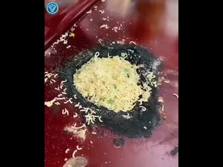 Чиним мебель едой