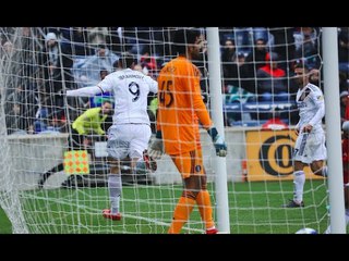 GOAL: Zlatan Ibrahimivoć scores header against Chicago Fire on assist from Ashley Cole