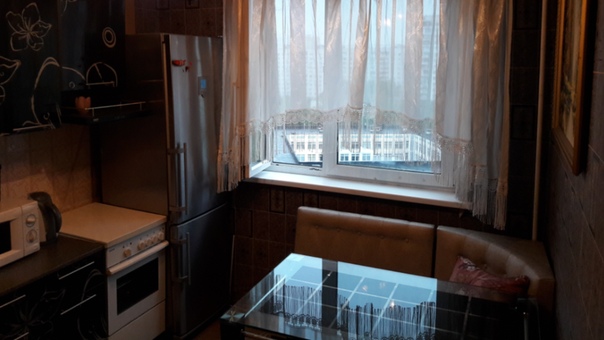 Ищем соседа в комнату парня славянской внешности в уютную комнату в Москве за 9800 руб<br>Метро Отрадное 2 мин пешком (серая ветка верх)<br>Звоните собственник Максим Тел 8 916 7875183<br><br>Это 2х комнатная квартира. В комнате, в которую ищем соседа, проживают позитивные и спокойные соседи. Чем занимаются соседи – веб дизайнер, офисный сотрудник из Европы<br>Во второй комнате проживает девушка менеджер крупной компании<br>Основные правила в квартире – тишина и порядок, все уважают покой друг друга, а также сразу моют и убирают за собой. В квартире дружеская и спокойная атмосфера<br><br>В комнате есть балкон, тв плазма. Раздельный туалет и ванная, кухня с большим холодильником и всей необходимой посудой, свч, чайник и быстрый вай фай во всей квартире, большое количество полок и шкафов для одежды - в комнате, на балконе и в коридоре, стиральная машина<br><br>Плюсы – вы экономите на жилье, вам не нужно платить комиссию агенту и 100% залог, все соседи постоянно работают и ощущение, что вы живёте один в квартире, общение с новыми интересными людьми<br>При выборе хостела, общежития и дорогой комнаты очень часто выбирают жить у нас<br>Рядом с домом большой ТРЦ Золотой Вавилон, река Яуза, Кольский пруд, сквер Отрадное, футбольные площадки, турники<br><br>Цена койко места комнате 9800р за первый месяц (первый месяц скидка 1000р) со второго и последующие месяцы 10800р<br>без комиссии<br>Максим 8 916 7875183<br><br>#ищусоседа #совместнаяаренда #подселение #койкоместо <br>#общежитиекомната #общежитиемосква<br>#Хостел #Хостелмосква #Хостелвмоскве #Общежитие - фото Фото: Ищем соседа в комнату парня славянской внешности в уютную комнату в Москве за 9800 руб<br>Метро Отрадное 2 мин пешком (серая ветка верх)<br>Звоните собственник Максим Тел 8 916 7875183<br><br>Это 2х комнатная квартира. В комнате, в которую ищем соседа, проживают позитивные и спокойные соседи. Чем занимаются соседи – веб дизайнер, офисный сотрудник из Европы<br>Во второй комнате проживает девушка менеджер крупной компании<br>Основные правила в квартире – тишина и порядок, все уважают покой друг друга, а также сразу моют и убирают за собой. В квартире дружеская и спокойная атмосфера<br><br>В комнате есть балкон, тв плазма. Раздельный туалет и ванная, кухня с большим холодильником и всей необходимой посудой, свч, чайник и быстрый вай фай во всей квартире, большое количество полок и шкафов для одежды - в комнате, на балконе и в коридоре, стиральная машина<br><br>Плюсы – вы экономите на жилье, вам не нужно платить комиссию агенту и 100% залог, все соседи постоянно работают и ощущение, что вы живёте один в квартире, общение с новыми интересными людьми<br>При выборе хостела, общежития и дорогой комнаты очень часто выбирают жить у нас<br>Рядом с домом большой ТРЦ Золотой Вавилон, река Яуза, Кольский пруд, сквер Отрадное, футбольные площадки, турники<br><br>Цена койко места комнате 9800р за первый месяц (первый месяц скидка 1000р) со второго и последующие месяцы 10800р<br>без комиссии<br>Максим 8 916 7875183<br><br>#ищусоседа #совместнаяаренда #подселение #койкоместо <br>#общежитиекомната #общежитиемосква<br>#Хостел #Хостелмосква #Хостелвмоскве #Общежитие