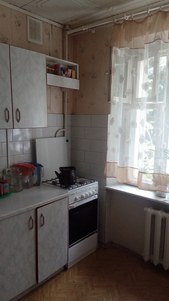 9.000 руб ( вместе с коммуналкой) <br>Без депозита <br>Метро Нагатинская <br>СРОЧНО сдам часть комнаты женщине русской, возраст 30-50 лет, без вредных привычек,платежеспособной, работающую графиком 5/2(суббота, воскресенье выходные) . Квартира находится в пошаговой доступности от метро (10-12 мин.)Очень теплая, уютная, комнаты изолированы. Есть все для комфортного проживания: Холодильник, телефон, стиральная машина,застекленный балкон.Рядом с домом магазины Пятерочка, Дикси, Перекресток. <br>Пишите или звоните с 10-22 часов <br>8-910-449-49-21 - фото Фото: 9.000 руб ( вместе с коммуналкой) <br>Без депозита <br>Метро Нагатинская <br>СРОЧНО сдам часть комнаты женщине русской, возраст 30-50 лет, без вредных привычек,платежеспособной, работающую графиком 5/2(суббота, воскресенье выходные) . Квартира находится в пошаговой доступности от метро (10-12 мин.)Очень теплая, уютная, комнаты изолированы. Есть все для комфортного проживания: Холодильник, телефон, стиральная машина,застекленный балкон.Рядом с домом магазины Пятерочка, Дикси, Перекресток. <br>Пишите или звоните с 10-22 часов <br>8-910-449-49-21