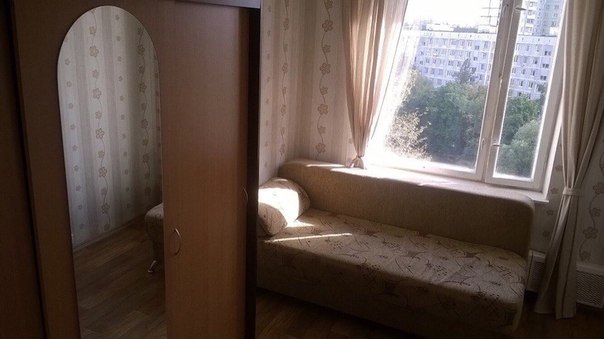 Фото: С 1 июня на длительный срок сдается изолированная комната в 2-к квартире.<br>Метро: Пражская, 10 мин пешком.<br>Сдается строго для одной девушки РФ, платежеспособной, без в/п, без детей.<br>Соседи семейная пара<br>Комната сдается за 15.500 + КУ(1,400 -1,800 зависит от сезона), депозит за последний месяц проживания.<br>Дополнительная информация и фото по запросу в лс.<br>Большая просьба! Агентов и посредников, не беспокоить!