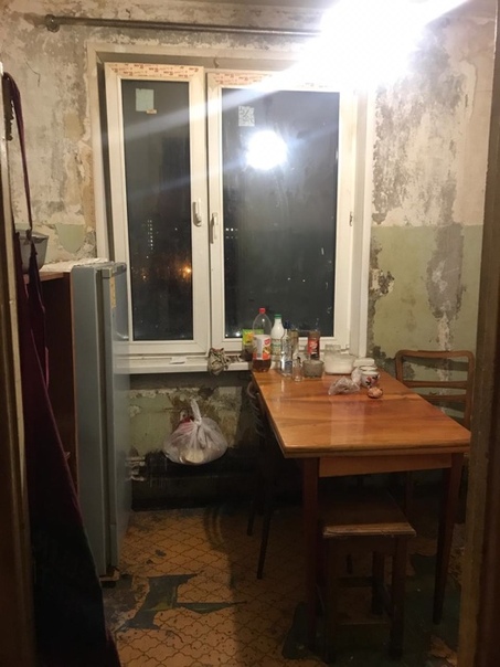 СДАЮ 3к кв Зеленоград, корп. 703 <br>Квартира требует ремонта, СУР, балкон; <br>9/9эт пан дома; площади: 60 / 40 / 6 кв м; <br>Все комнаты изолированные. В квартире <br>стенка-горка, два дивана холодильник, <br>несколько 2-ух уровневых кроватей, <br>СВЧ, шкаф, два комода, ТВ и два кресла. <br>Стиральной машины НЕТ! <br>Рассмотрим славян на любой срок. <br>АРЕНДА: 20.000 руб + свет, газ, интернет. <br>Залог 10.000 руб. Комиссия АН 50%. <br>Натали Мак (985) 960-1500 - фото Фото: СДАЮ 3к кв Зеленоград, корп. 703 <br>Квартира требует ремонта, СУР, балкон; <br>9/9эт пан дома; площади: 60 / 40 / 6 кв м; <br>Все комнаты изолированные. В квартире <br>стенка-горка, два дивана холодильник, <br>несколько 2-ух уровневых кроватей, <br>СВЧ, шкаф, два комода, ТВ и два кресла. <br>Стиральной машины НЕТ! <br>Рассмотрим славян на любой срок. <br>АРЕНДА: 20.000 руб + свет, газ, интернет. <br>Залог 10.000 руб. Комиссия АН 50%. <br>Натали Мак (985) 960-1500