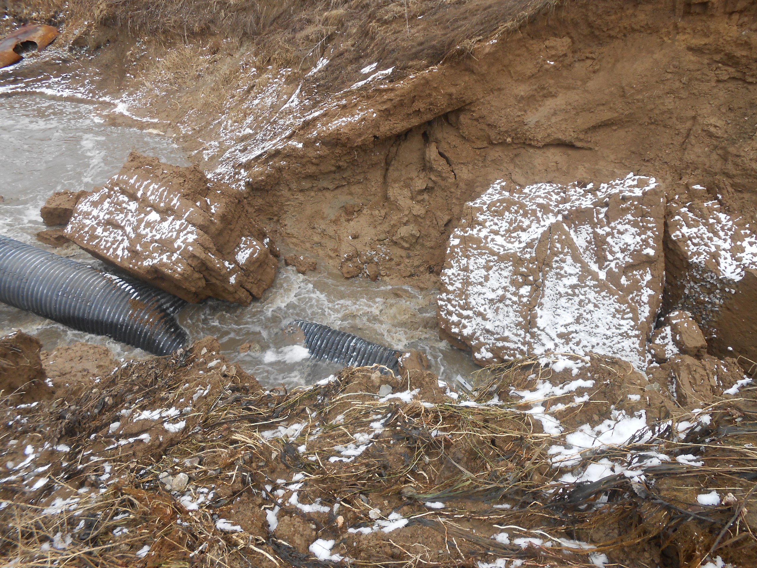 На севере Омской области талые воды разрушили дорогу до 7 деревень На севере Омской области талые воды разрушили дорогу до 7 деревень