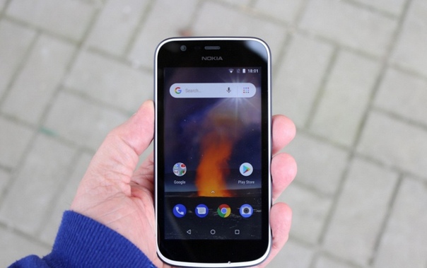 Бренд Nokia один из самых активных в вопросе выпуска обновлений для своих смартфонов. Причём, в отличие от многих других, Nokia обновляет даже самые бюджетные модели. Как сообщает источник, в ближайшие несколько дней Android Pie получат Nokia 5 и Nokia 3.1. Вероятно, это случится ещё до конца текущей недели. После того, как новая версия Android появится на этих моделях, в ассортименте Nokia почти не останется не обновлённых до Android 9.0 моделей. В частности, известно, что Nokia 1 и Nokia 3 получат «пирог» ближе к концу второго квартала и они будут последними моделями бренда, до которых доберётся актуальная версия операционной системы.