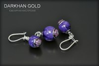 Сэсэг Серебряный комплект из серег и кулона. Материал: серебро 925 пробы, лазурит, чароит, нефрит, горячая эмаль. Цена: 6000 руб.