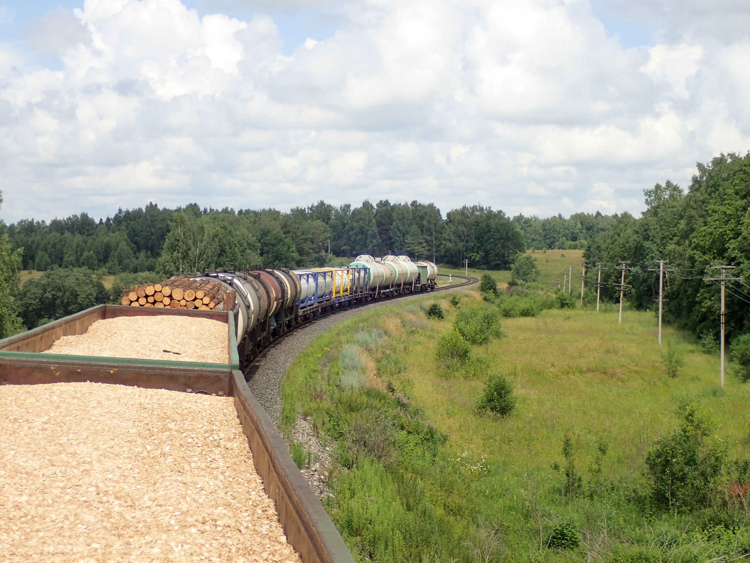 поезд замедлив ход