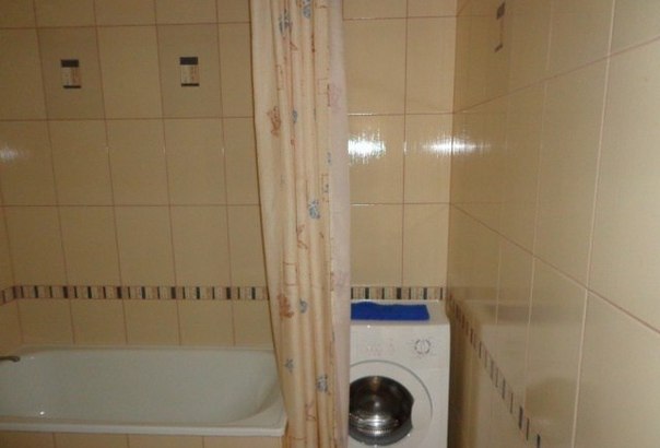 Сдам комнату в 3-ех комнатной квартире. В комнате есть раздвижной диван, большой шкаф , телевизор, комод. В остальных комнатах проживает молодая пара, и одна девушка. Рассмотрю все варианты. <br>Комната находится по адресу Станция Метро Киевская, улица Брянская 12 <br>Стоимость-18.000 <br>89880068394 МАРИЯ - фото Фото: Сдам комнату в 3-ех комнатной квартире. В комнате есть раздвижной диван, большой шкаф , телевизор, комод. В остальных комнатах проживает молодая пара, и одна девушка. Рассмотрю все варианты. <br>Комната находится по адресу Станция Метро Киевская, улица Брянская 12 <br>Стоимость-18.000 <br>89880068394 МАРИЯ
