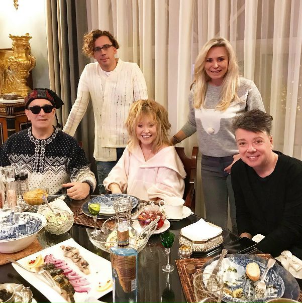 Алла Пугачева и Максим Галкин в гостях у Валентина Юдашкина в новогодние праздники