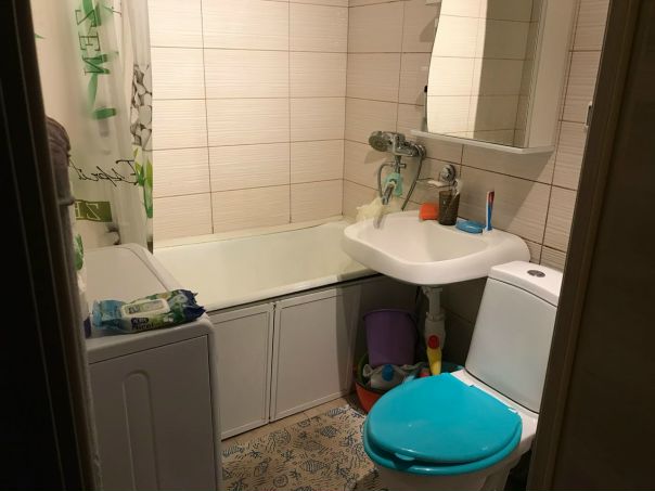 Фото: Сдается комната в 3-к квартире в 15 минутах от м.Полежаевская и станции МЦК Хорошёво. Соседи две девушки. Около дома магазины типа Пятерочки и Магнолии а так же пиццерии и Макдоналдс. В пешей доступности сквер, набережная. Дом находится неподалеку от живописного моста.<br>16.000 + депозит 100%. 1.000 коммуналка, интернет в нее включен<br>Звоните 8-916-679-64-22 или пишите в лс<br> Темляков