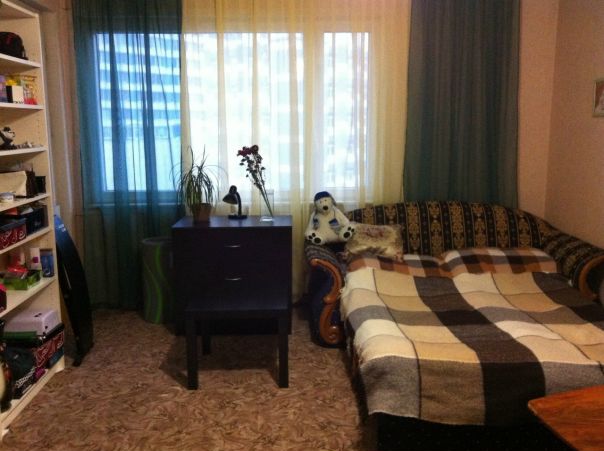 Сдам койко-место <br>м. Чертановская <br>10 500 руб/мес <br> <br>СРОЧНО! Сдается койко-место ДЛЯ ОДНОЙ РУССКОЙ ДЕВУШКИ в однокомнатной квартире в 5-ти минутах ходьбы от метро Чертановская. БЕЗ ДЕПОЗИТА, БЕЗ КОМИССИЙ. В квартире проживают две позитивные молодые русские девушки. Квартира идеально чистая. Есть отдельное спальное место. Балкон. Стеклопакеты. Большая чистая ванная и кухня. Микрорайон Северное Чертаново, полная инфраструктура, практически не выходя из дома. Все подробности в личку. Цена 10 500р - фото Фото: Сдам койко-место <br>м. Чертановская <br>10 500 руб/мес <br> <br>СРОЧНО! Сдается койко-место ДЛЯ ОДНОЙ РУССКОЙ ДЕВУШКИ в однокомнатной квартире в 5-ти минутах ходьбы от метро Чертановская. БЕЗ ДЕПОЗИТА, БЕЗ КОМИССИЙ. В квартире проживают две позитивные молодые русские девушки. Квартира идеально чистая. Есть отдельное спальное место. Балкон. Стеклопакеты. Большая чистая ванная и кухня. Микрорайон Северное Чертаново, полная инфраструктура, практически не выходя из дома. Все подробности в личку. Цена 10 500р